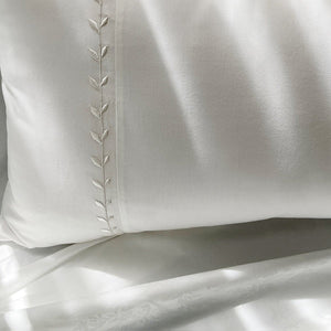 Aphrodite - White Jacquard Bedsheet - Available for Twin, Queen, King, and Super King Sized Bed - Studio Covers